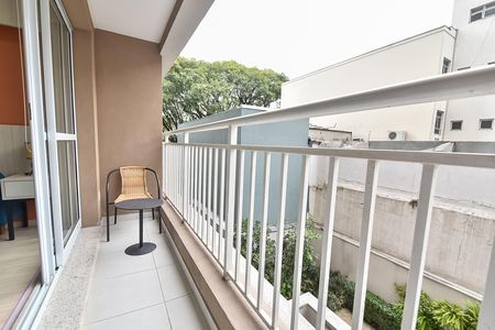 Studio à venda com 27m², 1 quarto e sem vaga Studio à venda com 27m², 1 quarto e sem vagaVaranda