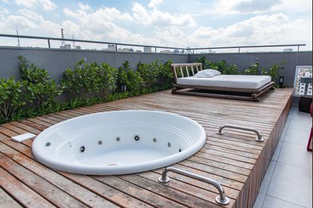 Studio à venda com 27m², 1 quarto e sem vaga Studio à venda com 27m², 1 quarto e sem vagaJacuzzi