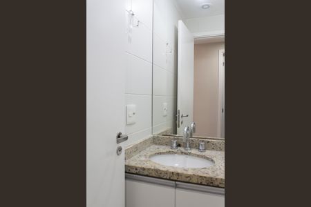 Banheiro de apartamento para alugar com 1 quarto, 47m² em Jardim Santo Amaro, São Paulo