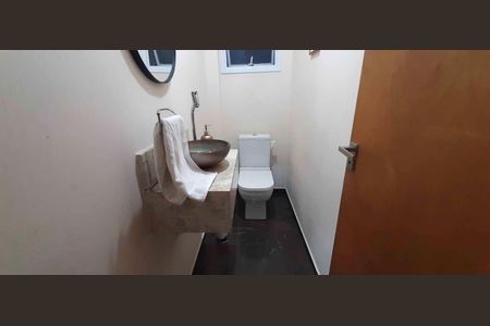 Casa para alugar com 250m², 4 quartos e 4 vagas