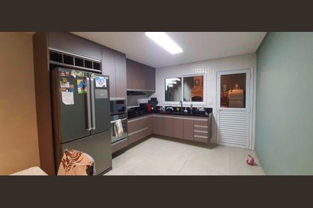 Casa para alugar com 250m², 4 quartos e 4 vagas Casa para alugar com 250m², 4 quartos e 4 vagasCozinha