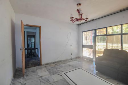 Casa à venda com 500m², 4 quartos e 3 vagasSala