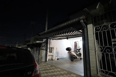 Casa à venda com 170m², 4 quartos e 1 vaga Casa à venda com 170m², 4 quartos e 1 vagaFachada
