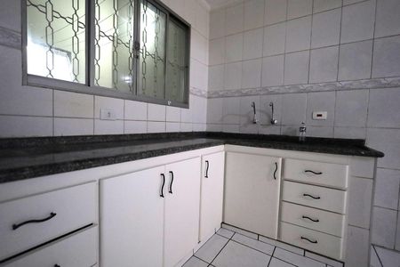 Casa à venda com 170m², 4 quartos e 1 vaga Casa à venda com 170m², 4 quartos e 1 vagaCozinha