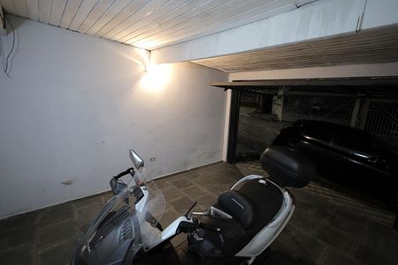 Casa à venda com 170m², 4 quartos e 1 vaga Casa à venda com 170m², 4 quartos e 1 vagaGaragem