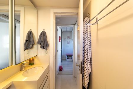 Apartamento à venda com 61m², 2 quartos e 1 vaga Apartamento à venda com 61m², 2 quartos e 1 vagaBanheiro