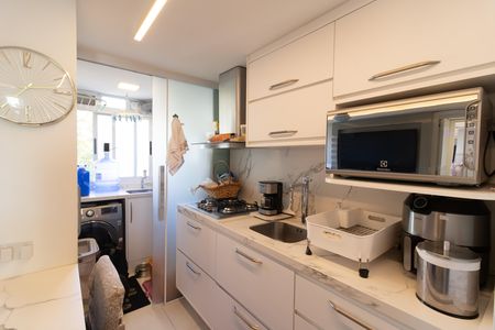 Cozinha de apartamento à venda com 2 quartos, 61m² em Cavalhada, Porto Alegre