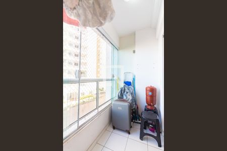 Apartamento à venda com 48m², 2 quartos e 1 vaga Apartamento à venda com 48m², 2 quartos e 1 vagaVaranda