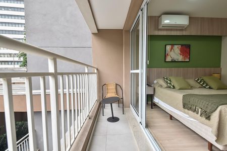 Studio à venda com 27m², 1 quarto e sem vaga Studio à venda com 27m², 1 quarto e sem vagaVaranda