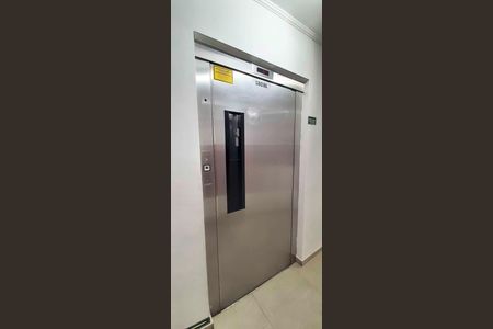 Apartamento à venda com 65m², 3 quartos e 1 vaga Apartamento à venda com 65m², 3 quartos e 1 vagaElevador