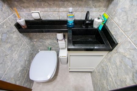 Apartamento à venda com 50m², 2 quartos e 1 vaga Apartamento à venda com 50m², 2 quartos e 1 vagaBanheiro