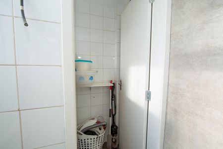 Apartamento para alugar com 83m², 3 quartos e 1 vaga Apartamento para alugar com 83m², 3 quartos e 1 vagaBANHO DE EMPREGADA