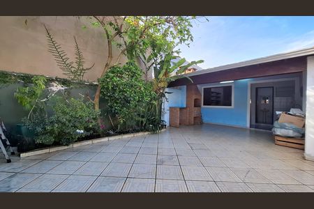 Casa à venda com 135m², 3 quartos e 2 vagas Casa à venda com 135m², 3 quartos e 2 vagasQuintal