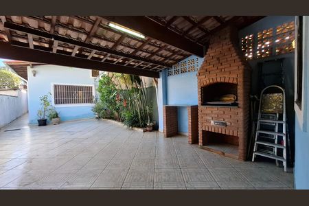 Casa à venda com 135m², 3 quartos e 2 vagas Casa à venda com 135m², 3 quartos e 2 vagasEspaço Gourmet