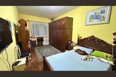 Casa à venda com 343m², 5 quartos e 5 vagasQuarto 1