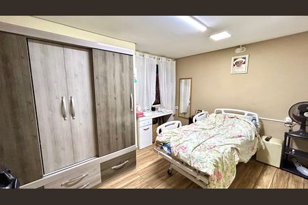 Casa à venda com 343m², 5 quartos e 5 vagasQuarto Suíte 1