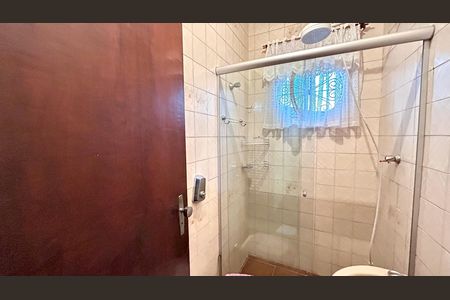 Casa à venda com 343m², 5 quartos e 5 vagasBanheiro da Suíte 2