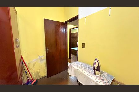 Casa à venda com 343m², 5 quartos e 5 vagasQuarto 2