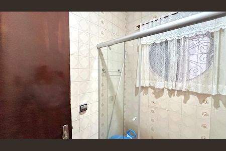 Casa à venda com 343m², 5 quartos e 5 vagasBanheiro 1