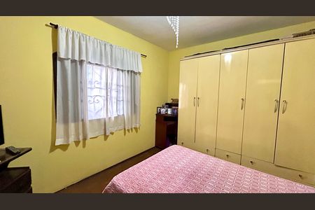 Casa à venda com 343m², 5 quartos e 5 vagasQuarto 3