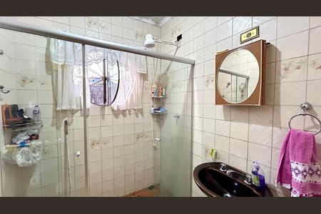 Casa à venda com 343m², 5 quartos e 5 vagasBanheiro 2