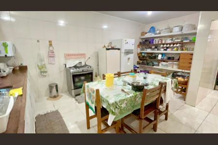 Casa à venda com 343m², 5 quartos e 5 vagasCozinha