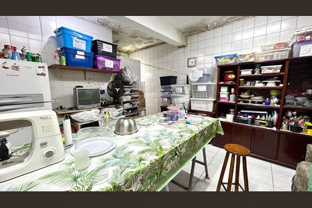 Casa à venda com 343m², 5 quartos e 5 vagasCozinha 2