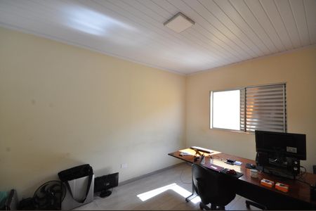Casa à venda com 320m², 3 quartos e 2 vagasQuarto 2