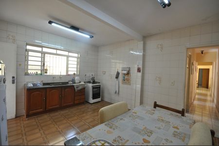 Casa à venda com 320m², 3 quartos e 2 vagasCozinha