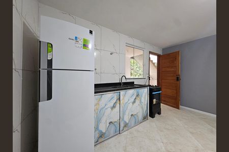 Cozinha de apartamento para alugar com 1 quarto, 40m² em Brotas, Salvador