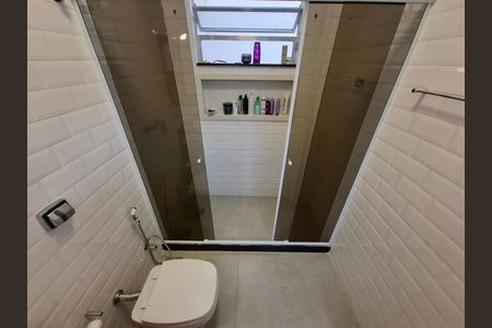 Apartamento à venda com 82m², 2 quartos e 1 vaga Apartamento à venda com 82m², 2 quartos e 1 vagaBanheiro