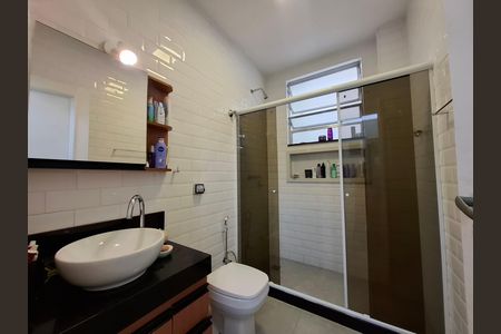 Apartamento à venda com 82m², 2 quartos e 1 vaga Apartamento à venda com 82m², 2 quartos e 1 vagaBanheiro