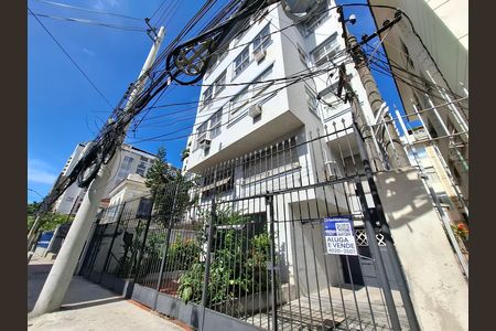 Apartamento à venda com 82m², 2 quartos e 1 vaga Apartamento à venda com 82m², 2 quartos e 1 vagaFachada