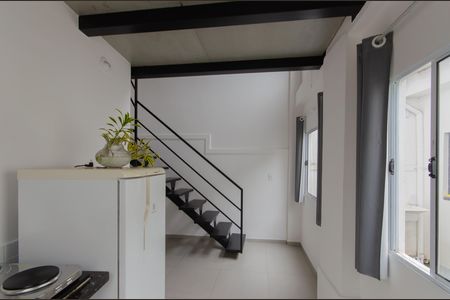Sala/Cozinha de kitnet/studio para alugar com 1 quarto, 25m² em Cambuci, São Paulo