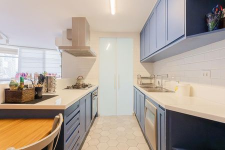 Apartamento à venda com 180m², 3 quartos e 2 vagasCozinha