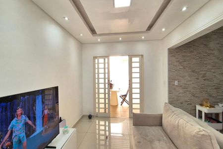 Casa para alugar com 60m², 1 quarto e 2 vagas Casa para alugar com 60m², 1 quarto e 2 vagasSala