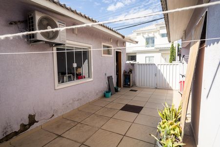 Casa de condomínio à venda com 66m², 2 quartos e 2 vagas Casa de condomínio à venda com 66m², 2 quartos e 2 vagasQuintal