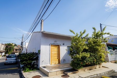 Casa de condomínio à venda com 66m², 2 quartos e 2 vagas Casa de condomínio à venda com 66m², 2 quartos e 2 vagasFachada