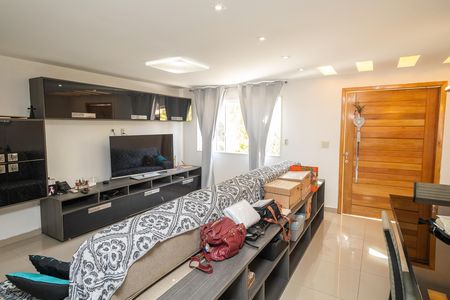 Casa de condomínio à venda com 66m², 2 quartos e 2 vagas Casa de condomínio à venda com 66m², 2 quartos e 2 vagasSala