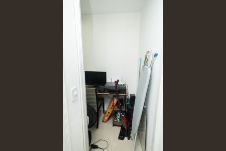 Casa de condomínio à venda com 66m², 2 quartos e 2 vagas Casa de condomínio à venda com 66m², 2 quartos e 2 vagasEscritório
