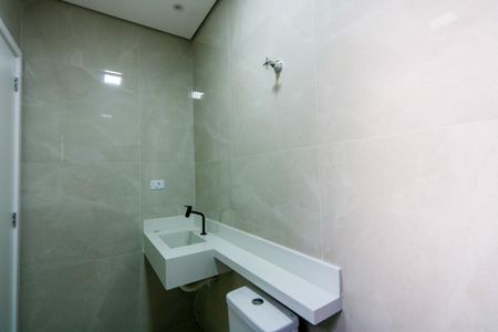 Casa à venda com 140m², 3 quartos e 2 vagas Casa à venda com 140m², 3 quartos e 2 vagasBanheiro do quarto 2