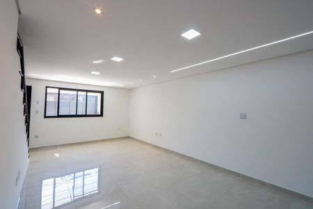 Casa à venda com 140m², 3 quartos e 2 vagas Casa à venda com 140m², 3 quartos e 2 vagasSala