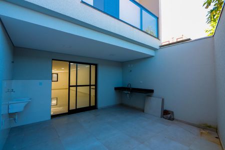 Casa à venda com 140m², 3 quartos e 2 vagas Casa à venda com 140m², 3 quartos e 2 vagasÁrea de serviço