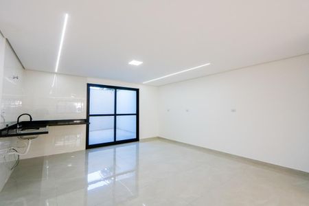 Casa à venda com 140m², 3 quartos e 2 vagas Casa à venda com 140m², 3 quartos e 2 vagasCozinha
