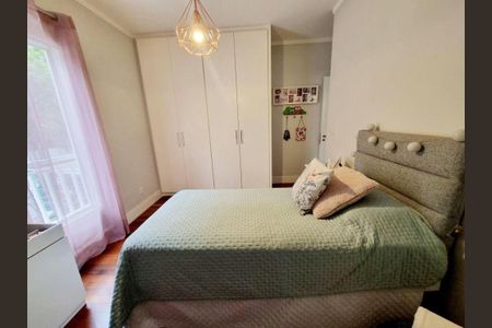 Casa à venda com 3 quartos, 338m² em Chácara Monte Alegre, São Paulo