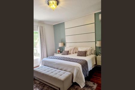 Casa à venda com 3 quartos, 338m² em Chácara Monte Alegre, São Paulo