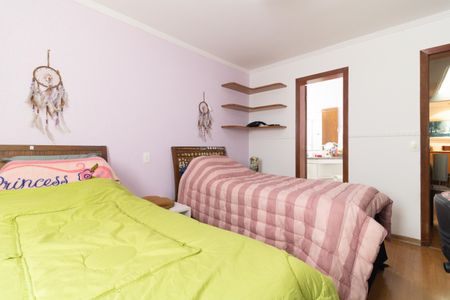 Apartamento à venda com 186m², 4 quartos e 4 vagasSuíte 2