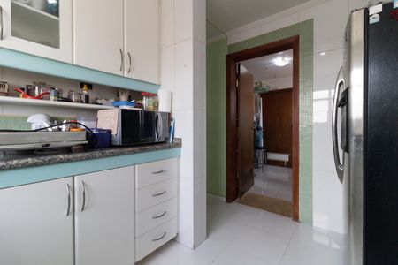 Apartamento à venda com 186m², 4 quartos e 4 vagasCozinha 