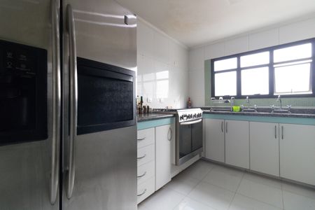 Apartamento à venda com 186m², 4 quartos e 4 vagasCozinha 