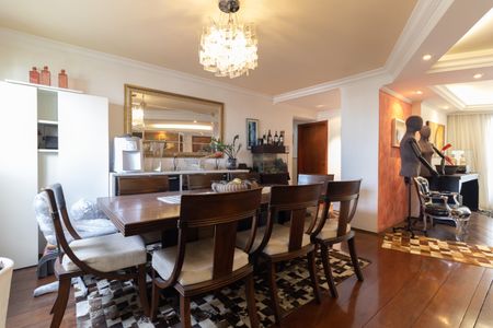 Apartamento à venda com 186m², 4 quartos e 4 vagasSala